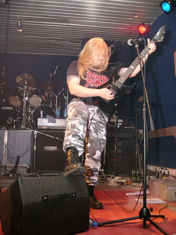 Фотографии -> Концерты -> Impaled Nazarene в клубе Арктика (29 октября 2004) ->  Impaled Nazarene -> Impaled Nazarene - 050