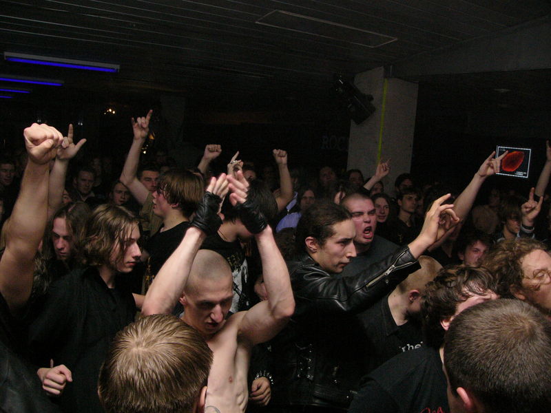 Фотографии -> Концерты -> Impaled Nazarene в клубе Арктика (29 октября 2004) ->  Impaled Nazarene -> Impaled Nazarene - 051