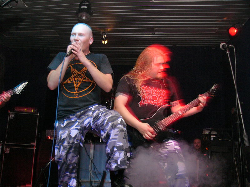 Фотографии -> Концерты -> Impaled Nazarene в клубе Арктика (29 октября 2004) ->  Impaled Nazarene -> Impaled Nazarene - 054