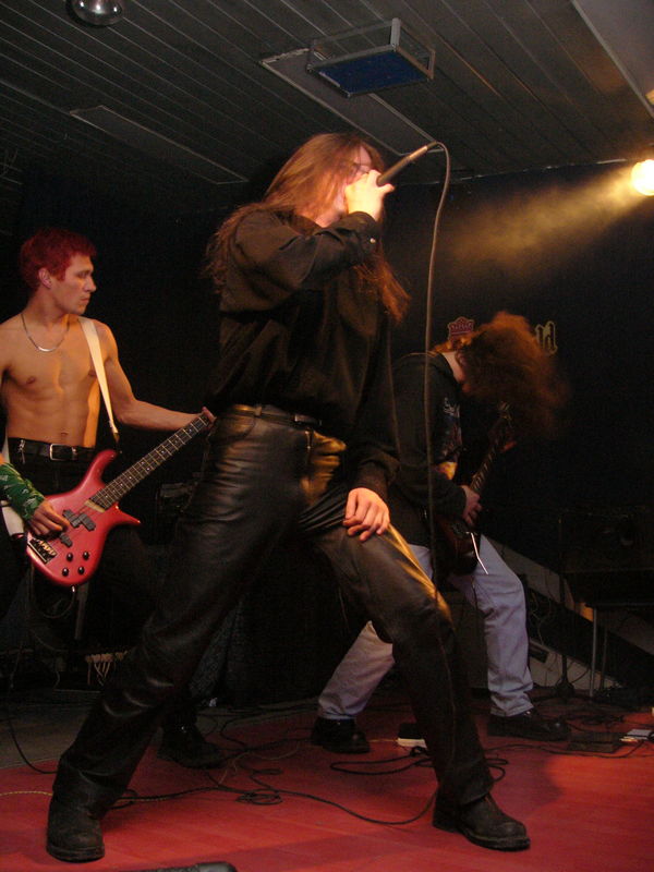Фотографии -> Концерты -> 12-ти летие Castle Rock в клубе Арктика (7 ноября 2004) ->  Noizz -> Noizz - 002