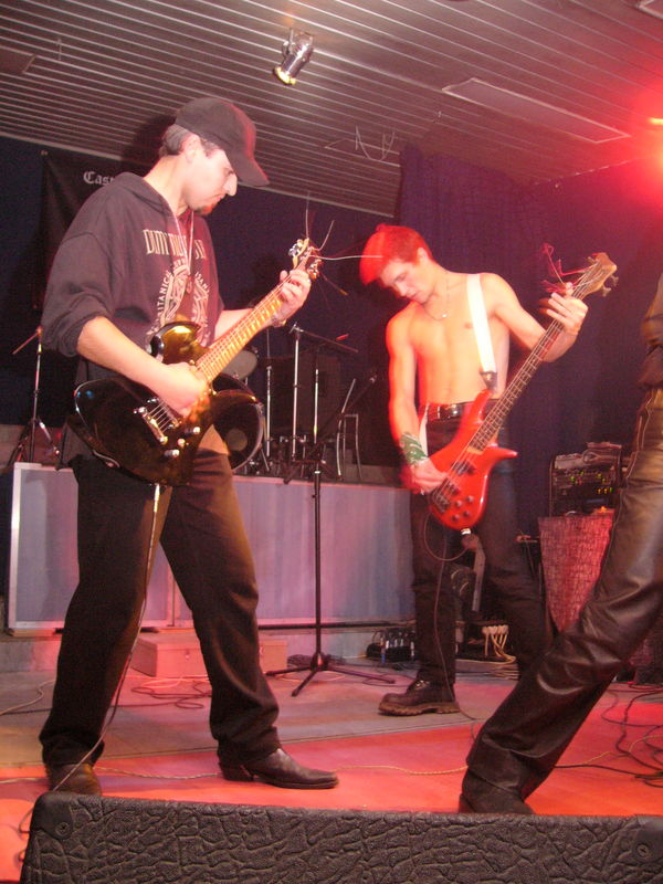 Фотографии -> Концерты -> 12-ти летие Castle Rock в клубе Арктика (7 ноября 2004) ->  Noizz -> Noizz - 008