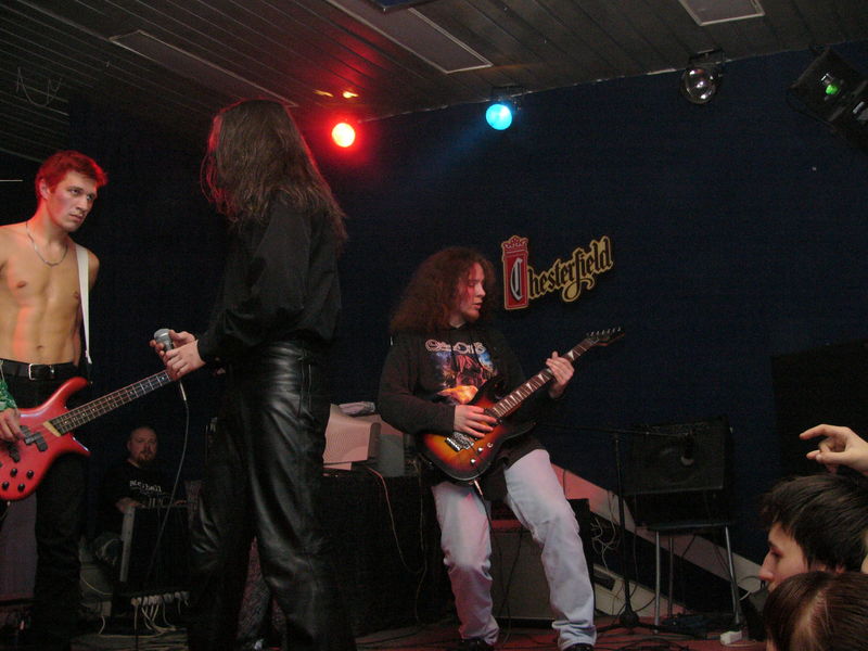 Фотографии -> Концерты -> 12-ти летие Castle Rock в клубе Арктика (7 ноября 2004) ->  Noizz -> Noizz - 017