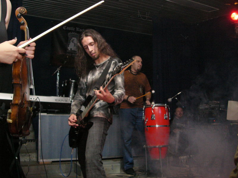 Фотографии -> Концерты -> 12-ти летие Castle Rock в клубе Арктика (7 ноября 2004) ->  Dominia -> Dominia - 007