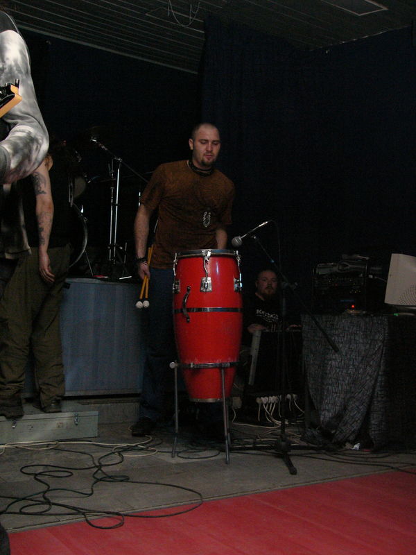 Фотографии -> Концерты -> 12-ти летие Castle Rock в клубе Арктика (7 ноября 2004) ->  Dominia -> Dominia - 011