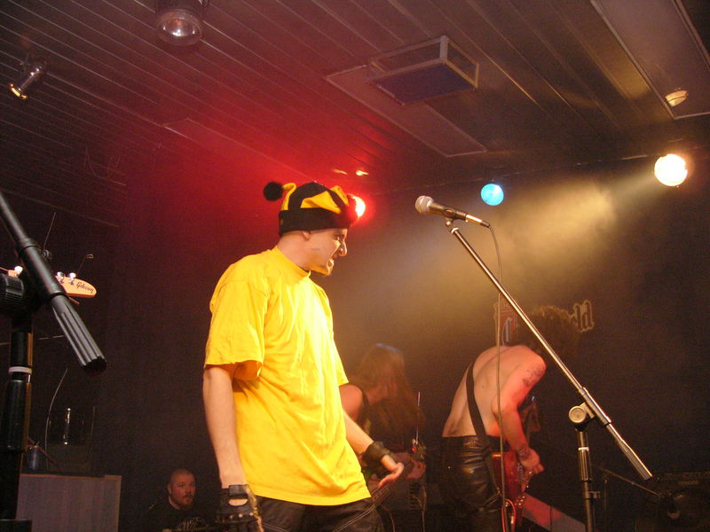 Фотографии -> Концерты -> 12-ти летие Castle Rock в клубе Арктика (7 ноября 2004) ->  Boney NeM -> Boney NeM - 001