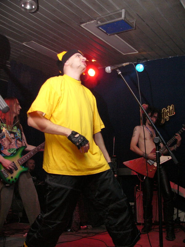 Фотографии -> Концерты -> 12-ти летие Castle Rock в клубе Арктика (7 ноября 2004) ->  Boney NeM -> Boney NeM - 004