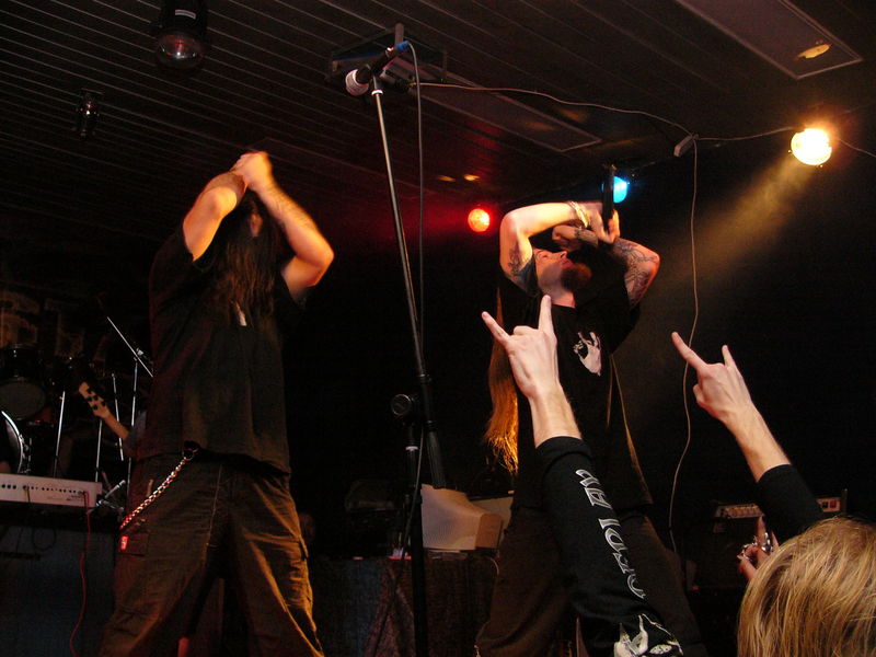 Фотографии -> Концерты -> Концерт в клубе Арктика (13 декабря 2004) ->  Rasta -> Rasta - 005