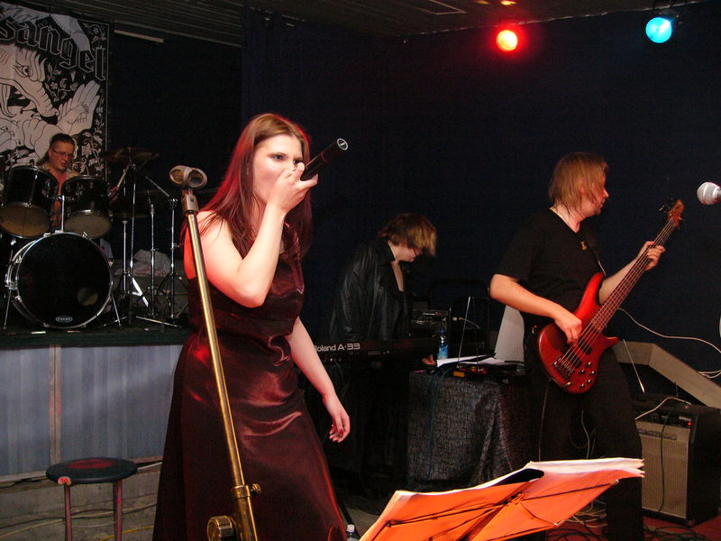 Фотографии -> Концерты -> День рождения Morrah в клубе Арктика (18 декабря 2004) ->  Wolfsangel -> Wolfsangel - 027