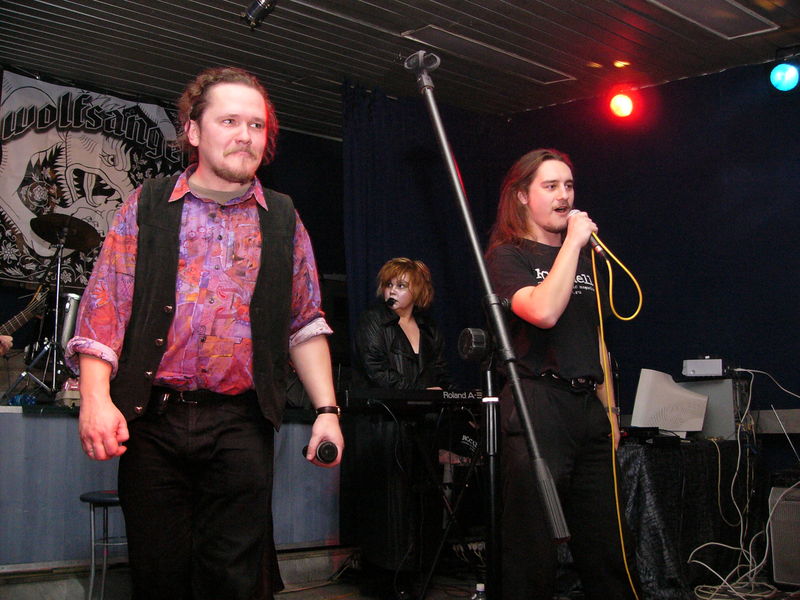 Фотографии -> Концерты -> День рождения Morrah в клубе Арктика (18 декабря 2004) ->  Wolfsangel -> Wolfsangel - 041