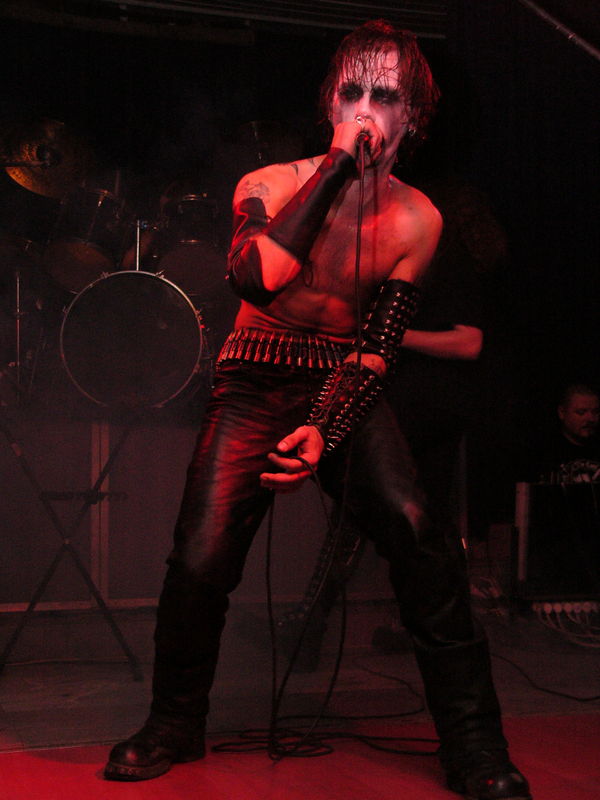 Фотографии -> Концерты -> Black Metal Fest II в клубе Арктика (25 декабря 2004) ->  Serpens -> Serpens - 003