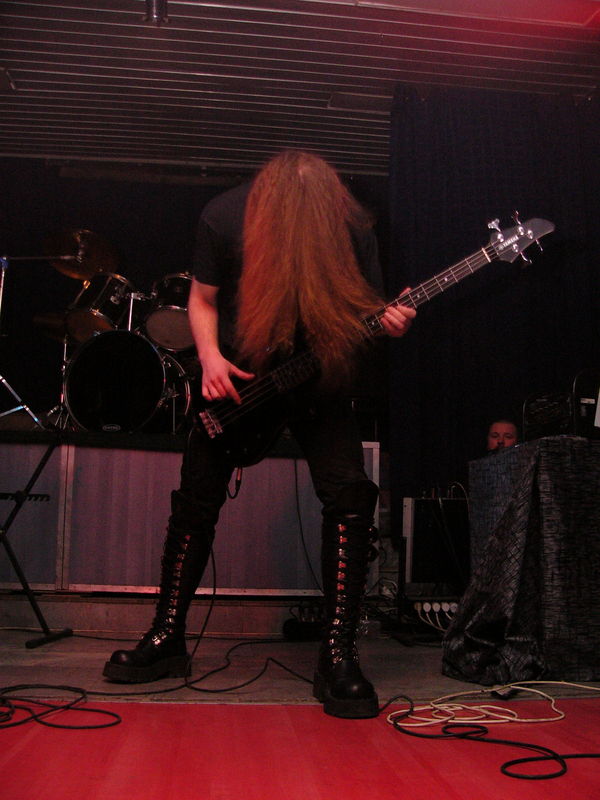 Фотографии -> Концерты -> Black Metal Fest II в клубе Арктика (25 декабря 2004) ->  Serpens -> Serpens - 005