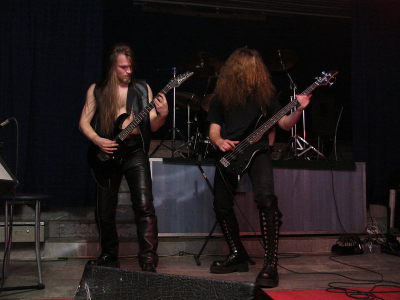 Фотографии -> Концерты -> Black Metal Fest II в клубе Арктика (25 декабря 2004) ->  Serpens -> Serpens - 007