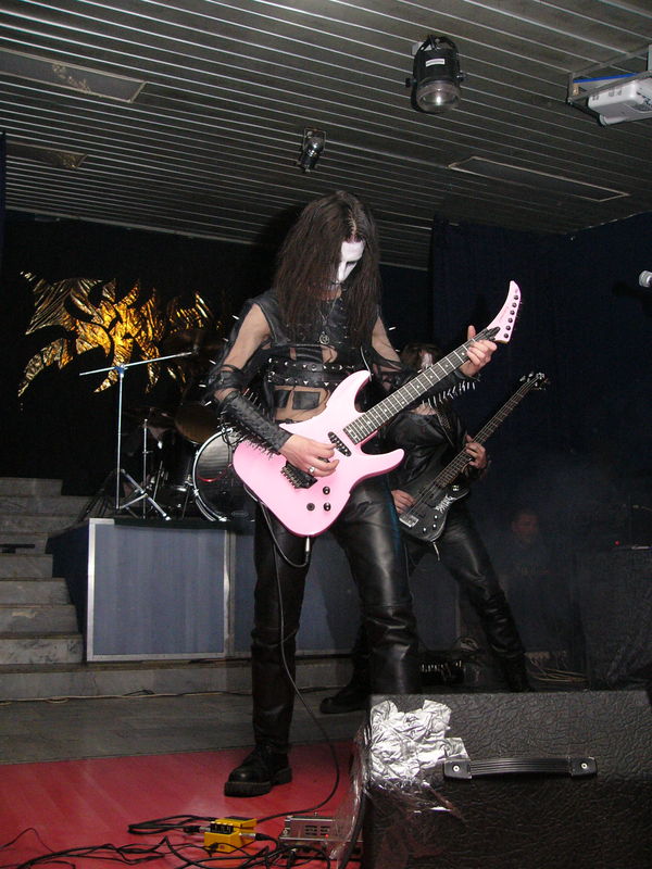 Фотографии -> Концерты -> Black Metal Fest II в клубе Арктика (25 декабря 2004) ->  Sinful -> Sinful - 001