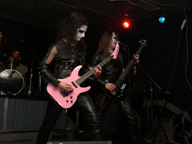 Фотографии -> Концерты -> Black Metal Fest II в клубе Арктика (25 декабря 2004) ->  Sinful -> Sinful - 002