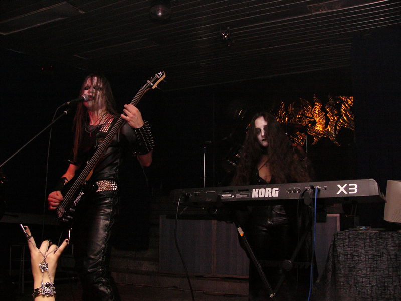 Фотографии -> Концерты -> Black Metal Fest II в клубе Арктика (25 декабря 2004) ->  Sinful -> Sinful - 006
