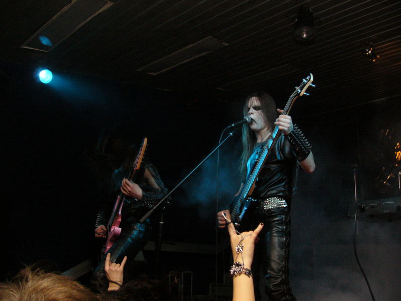 Фотографии -> Концерты -> Black Metal Fest II в клубе Арктика (25 декабря 2004) ->  Sinful -> Sinful - 007