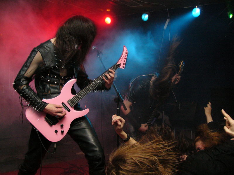 Фотографии -> Концерты -> Black Metal Fest II в клубе Арктика (25 декабря 2004) ->  Sinful -> Sinful - 008