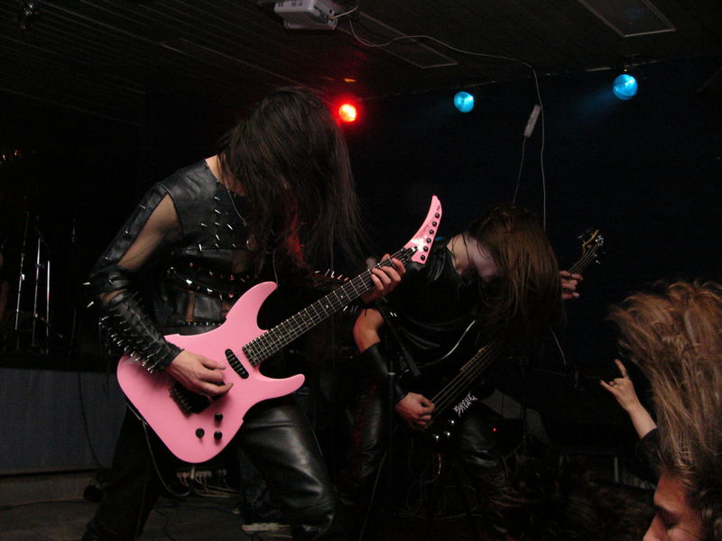 Фотографии -> Концерты -> Black Metal Fest II в клубе Арктика (25 декабря 2004) ->  Sinful -> Sinful - 010
