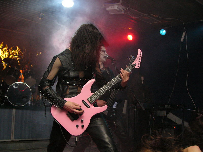 Фотографии -> Концерты -> Black Metal Fest II в клубе Арктика (25 декабря 2004) ->  Sinful -> Sinful - 011