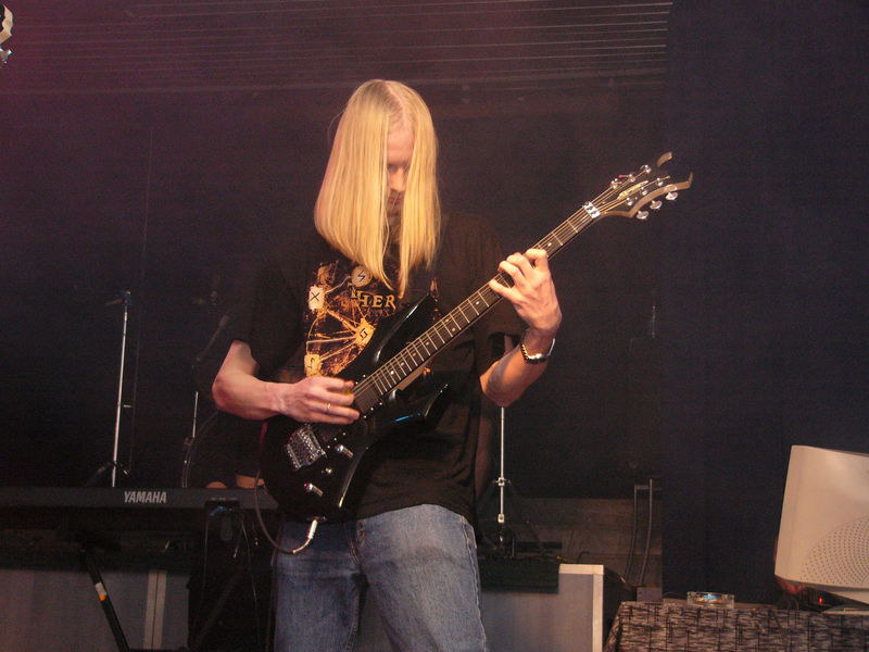 Фотографии -> Концерты -> Black Metal Fest II в клубе Арктика (25 декабря 2004) ->  Radigost -> Radigost - 001