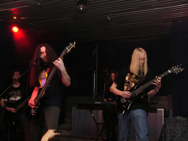 Фотографии -> Концерты -> Black Metal Fest II в клубе Арктика (25 декабря 2004) ->  Radigost -> Radigost - 002
