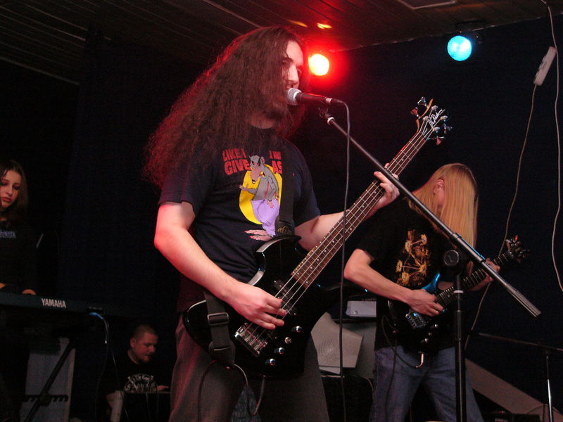 Фотографии -> Концерты -> Black Metal Fest II в клубе Арктика (25 декабря 2004) ->  Radigost -> Radigost - 011