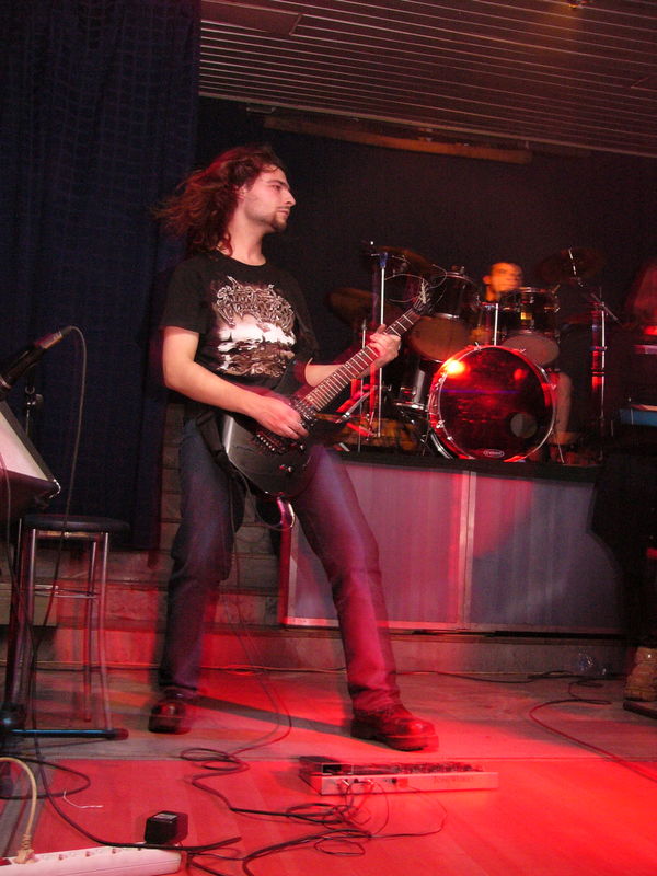 Фотографии -> Концерты -> Black Metal Fest II в клубе Арктика (25 декабря 2004) ->  Radigost -> Radigost - 013