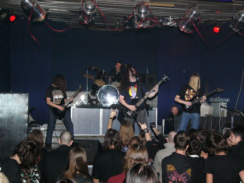 Фотографии -> Концерты -> Black Metal Fest II в клубе Арктика (25 декабря 2004) ->  Radigost -> Radigost - 015