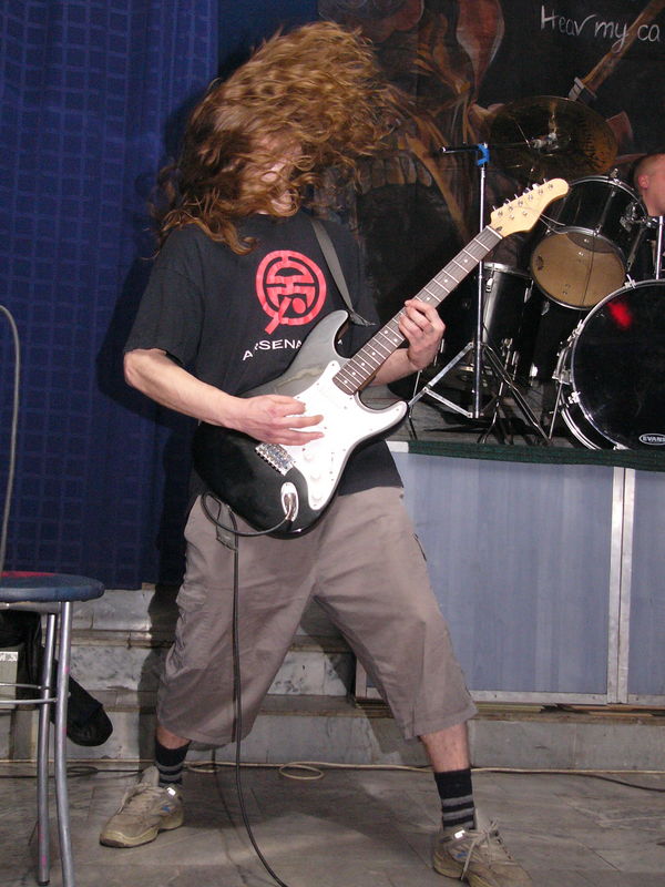 Фотографии -> Концерты -> Black Metal Fest II в клубе Арктика (25 декабря 2004) ->  Apocryphal -> Apocryphal - 010