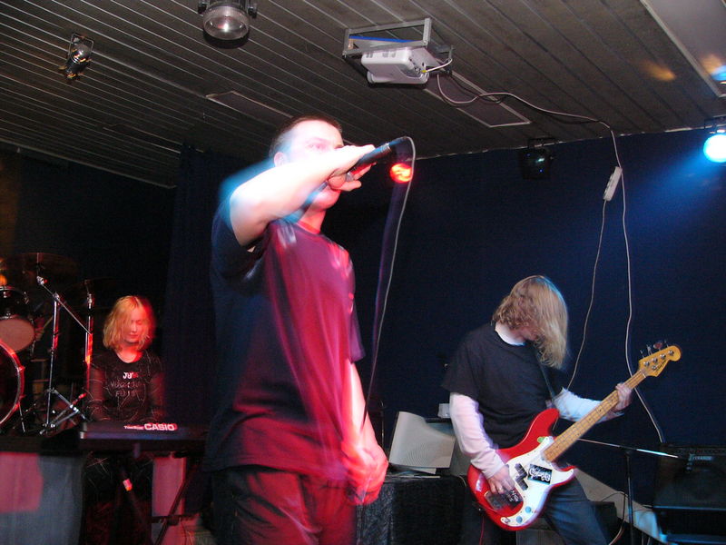 Фотографии -> Концерты -> Black Metal Fest II в клубе Арктика (25 декабря 2004) ->  Apocryphal -> Apocryphal - 013