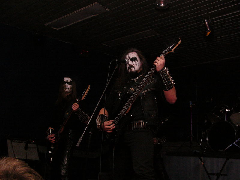 Фотографии -> Концерты -> Black Metal Fest II в клубе Арктика (25 декабря 2004) ->  Black Shadow -> Black Shadow - 003