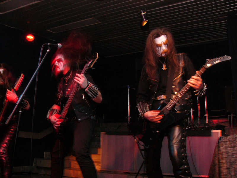 Фотографии -> Концерты -> Black Metal Fest II в клубе Арктика (25 декабря 2004) ->  Black Shadow -> Black Shadow - 005