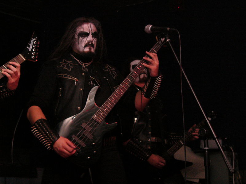 Фотографии -> Концерты -> Black Metal Fest II в клубе Арктика (25 декабря 2004) ->  Black Shadow -> Black Shadow - 011
