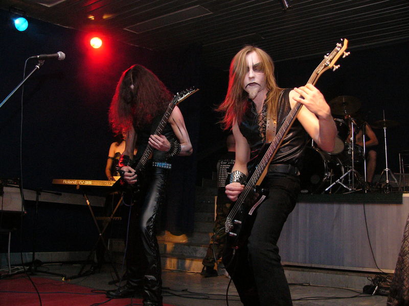 Фотографии -> Концерты -> Black Metal Fest II в клубе Арктика (25 декабря 2004) ->  Drama -> Drama - 006
