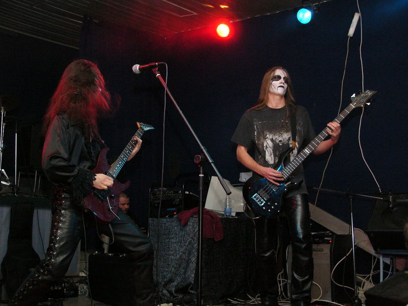 Фотографии -> Концерты -> Black Metal Fest II в клубе Арктика (25 декабря 2004) ->  Crystal Abyss -> Crystal Abyss - 004