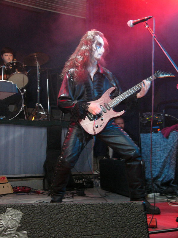 Фотографии -> Концерты -> Black Metal Fest II в клубе Арктика (25 декабря 2004) ->  Crystal Abyss -> Crystal Abyss - 006