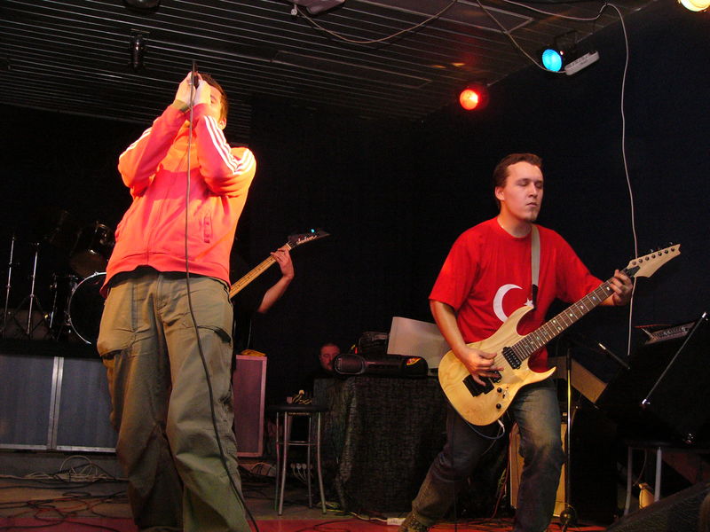 Фотографии -> Концерты -> Концерт в клубе Арктика (15 января 2005) ->  Uncrossed -> Uncrossed - 004