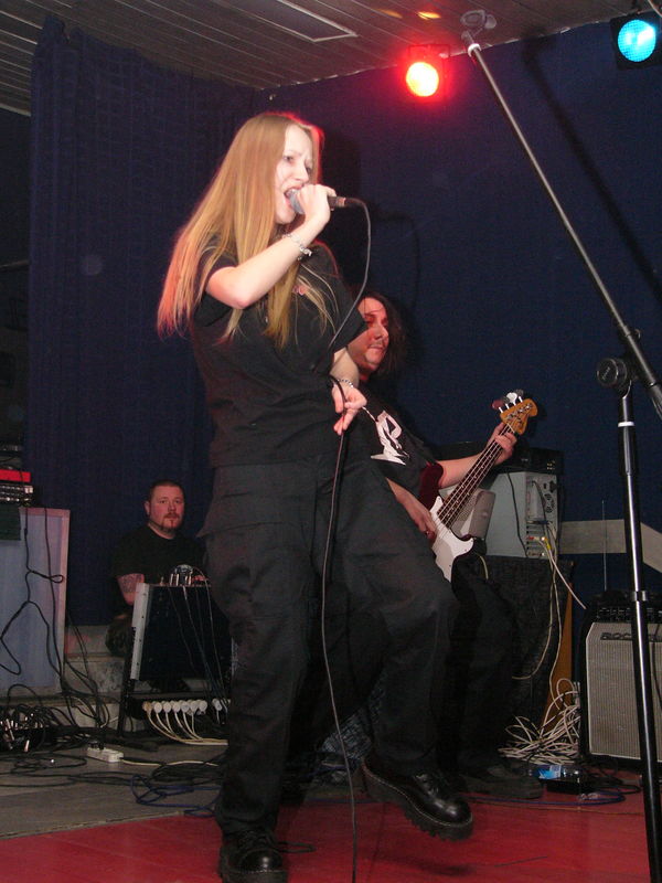 Фотографии -> Концерты -> Folk metal fest в клубе Арктика (22 января 2005) ->  Аркона -> Аркона - 002