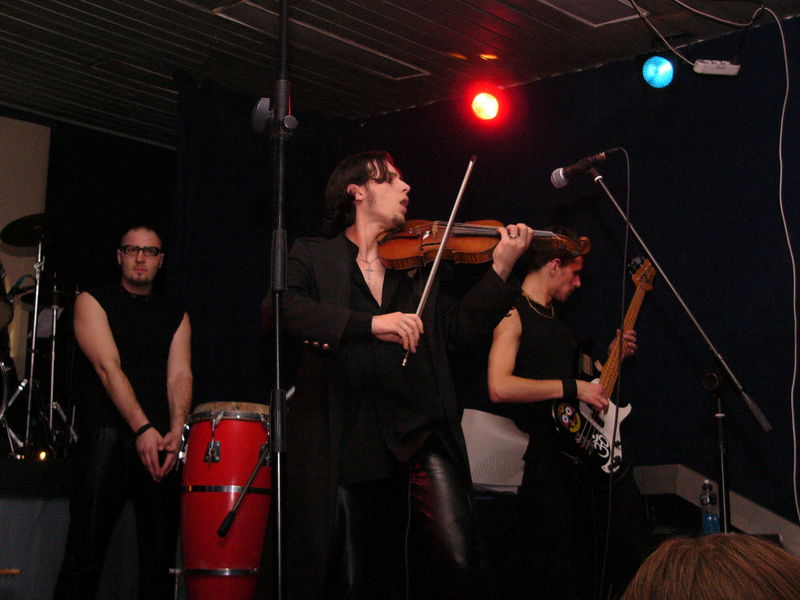 Фотографии -> Концерты -> Сольный концерт Dominia в клубе Арктика (30 января 2005) ->  Dominia -> Dominia - 018
