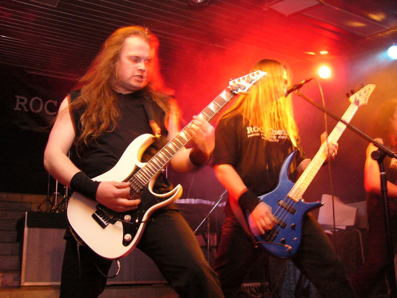 Фотографии -> Концерты -> День рождения RockHell.Ru в клубе Арктика (12 февраля 2005) ->  Asguard -> Asguard - 004