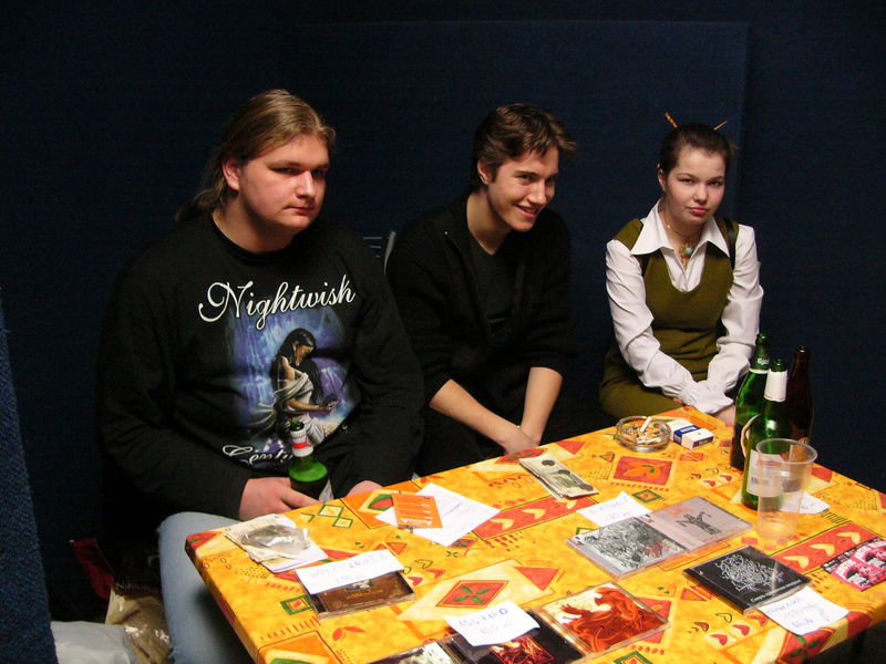 Фотографии -> Концерты -> День рождения RockHell.Ru в клубе Арктика (12 февраля 2005) ->  Люди на концерте -> Люди на концерте - 005