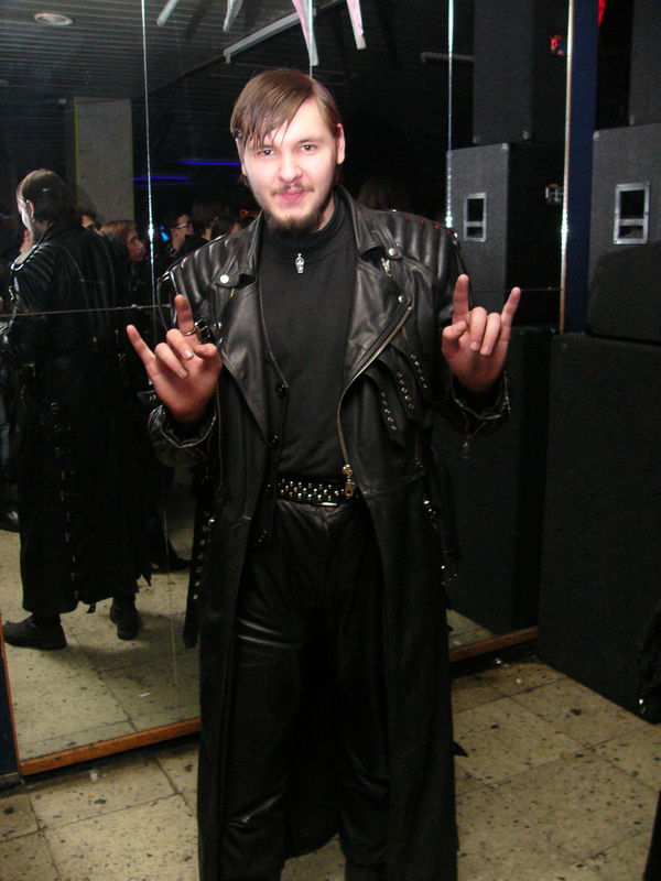 Фотографии -> Концерты -> День рождения RockHell.Ru в клубе Арктика (12 февраля 2005) ->  Люди на концерте -> Люди на концерте - 010