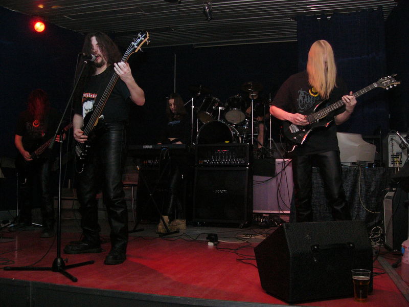Фотографии -> Концерты -> Концерт в клубе Арктика (26 февраля 2005) ->  Radigost -> Radigost - 015