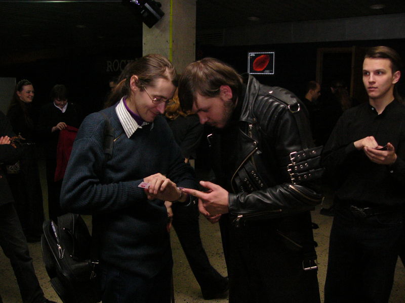 Фотографии -> Концерты -> Концерт в клубе Арктика (26 февраля 2005) ->  Люди на концерте -> Люди на концерте - 004