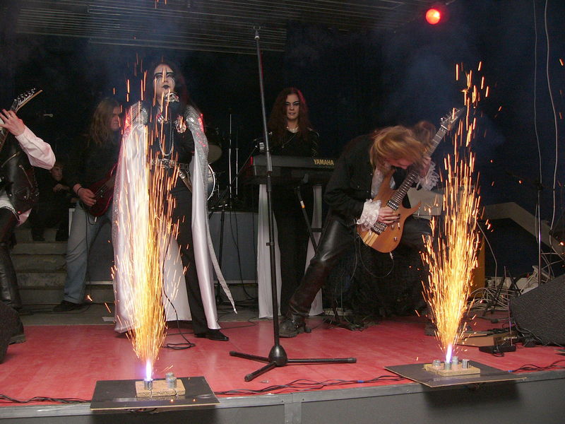 Фотографии -> Концерты -> Концерт в клубе Арктика (7 марта 2005) ->  MoonSun Relight -> MoonSun Relight - 001