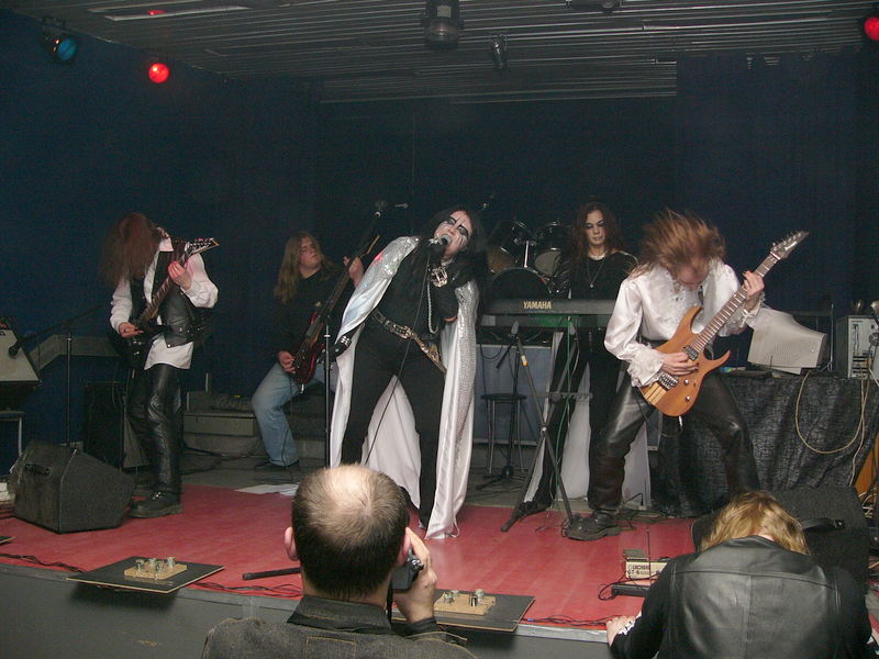 Фотографии -> Концерты -> Концерт в клубе Арктика (7 марта 2005) ->  MoonSun Relight -> MoonSun Relight - 018