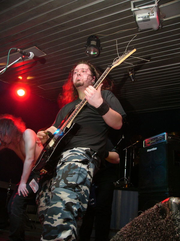 Фотографии -> Концерты -> Behemoth в клубе Арктика (13 марта 2005) ->  Morrah -> Morrah - 014