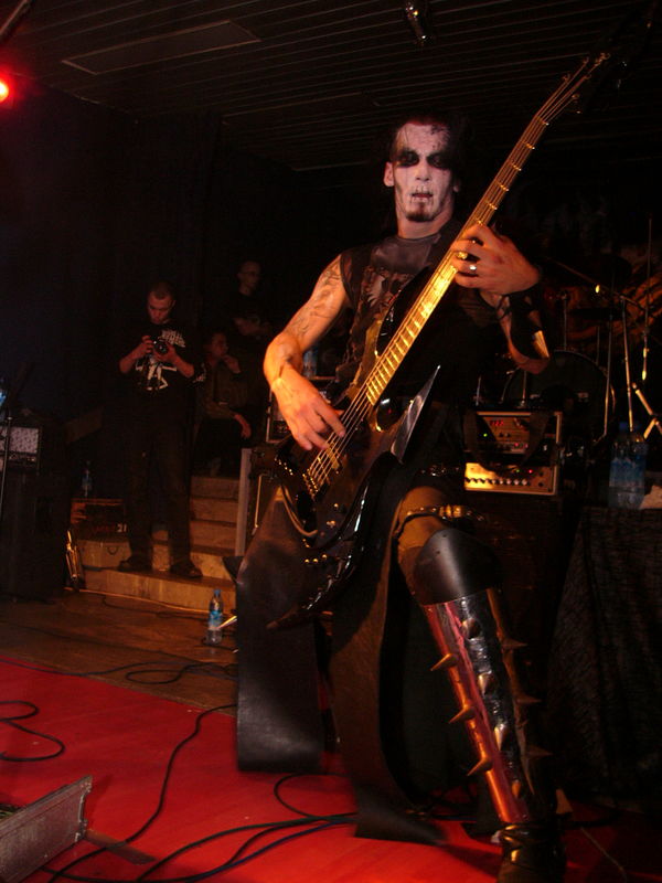 Фотографии -> Концерты -> Behemoth в клубе Арктика (13 марта 2005) ->  Behemoth -> Behemoth - 006