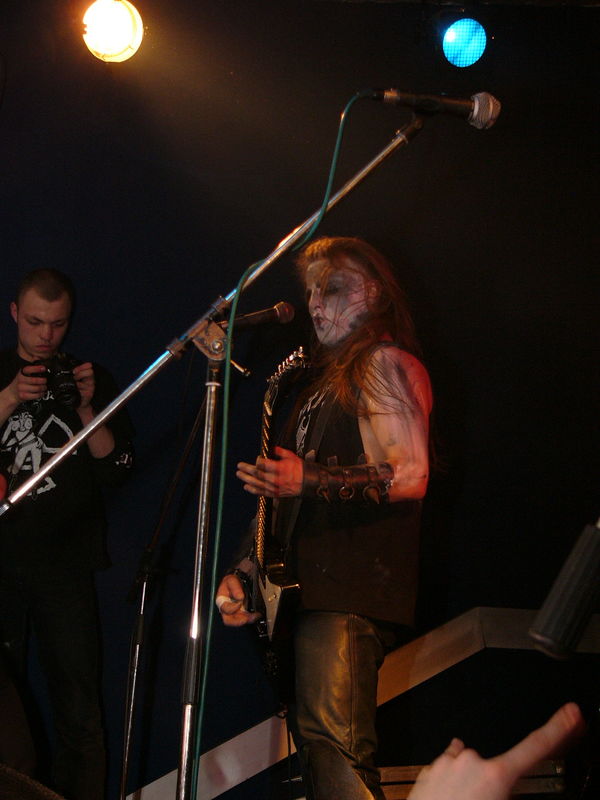 Фотографии -> Концерты -> Behemoth в клубе Арктика (13 марта 2005) ->  Behemoth -> Behemoth - 008