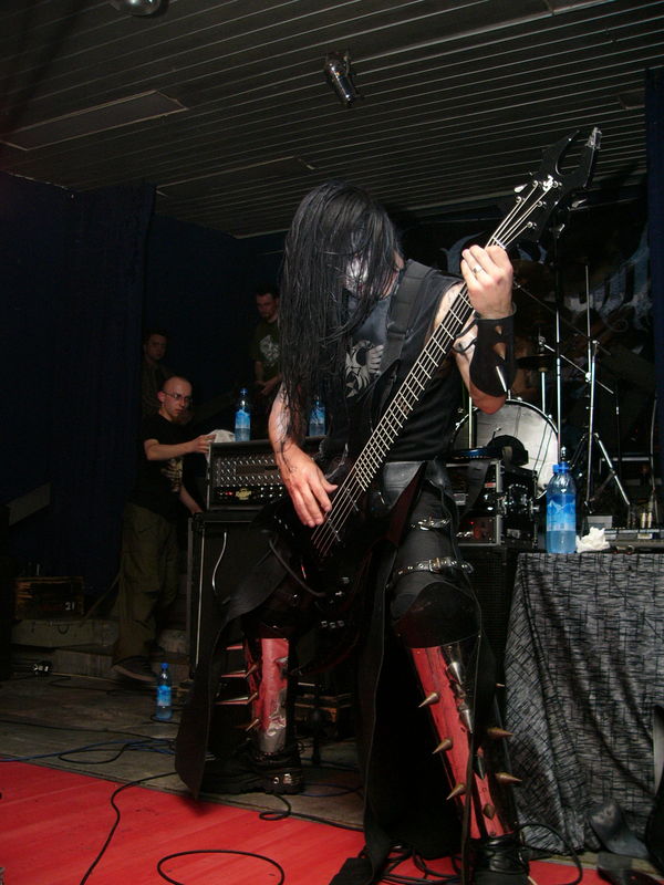 Фотографии -> Концерты -> Behemoth в клубе Арктика (13 марта 2005) ->  Behemoth -> Behemoth - 013